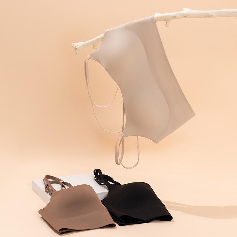 ヨガウェア レディース スポーツブラ スポブラ 揺れない 速乾 通気性 パッド付き ノンワイヤー ずれに..