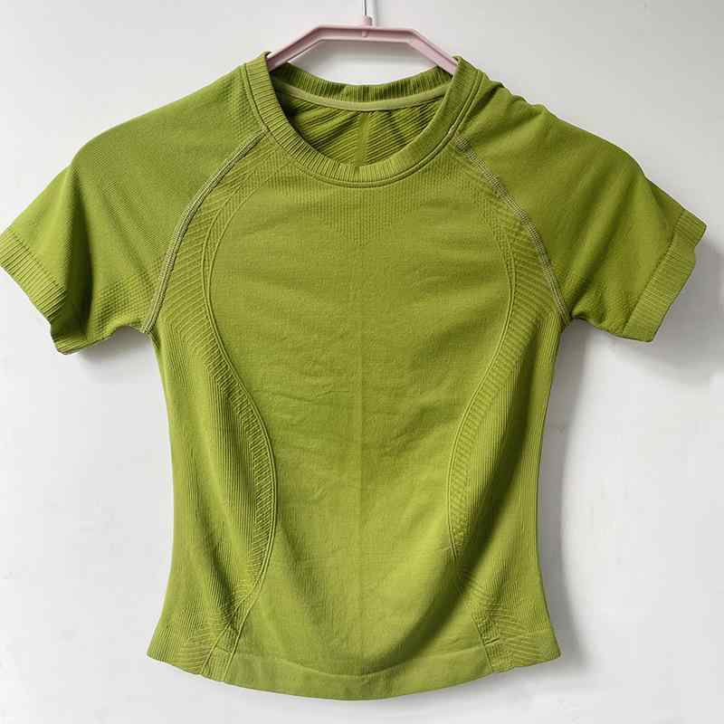 ヨガウェア レディース トップス 半袖 シームレス 伸縮性 スポーツ ランニング ベスト 吸汗速乾 通気性 Tシャツ トレーニング