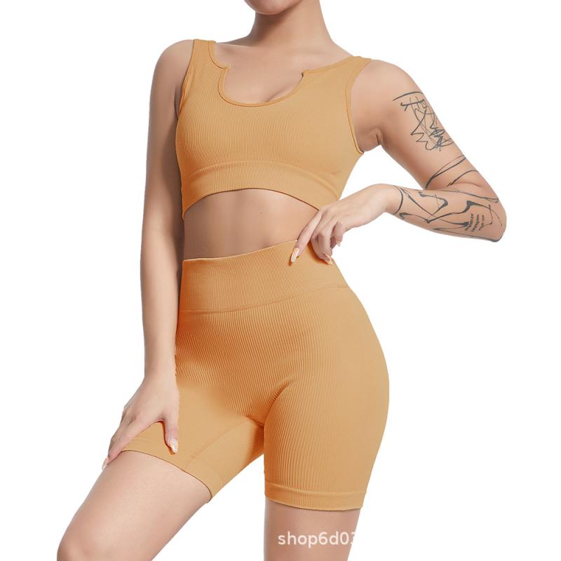 ヨガウェア レディース 上下セット シームレス ニット リブ スポーツブラ タンクトップ ハイウエスト 短パン スパッツ トレーニングウェア ストレッチ 伸縮性 吸汗速乾2