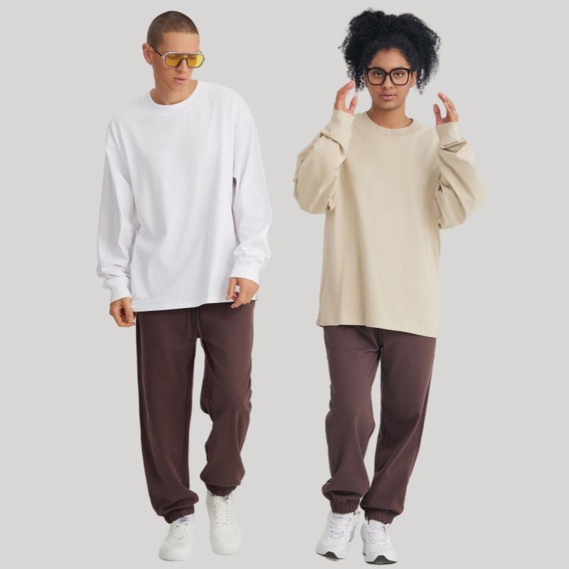 Tシャツ メンズ 男性用 小襟 リブ ヘビーウェイト コットン 長袖 ゆったり ドロップショルダー ストリート アメカジ・スタイル: 美式復古・主な素材: 綿・ネックライン: ラウンドネック・袖丈: 長袖・厚さ: 厚手・対象: 青少年・対象シーズン: 冬.春.秋・シーン: カジュアル・カラー: ホワイト, 大地グレー, ブラック, グレージュ, ピスタチオグリーン, ミルクベージュ, オフホワイト, コーラルレッド, スポーツグレー・サイズ: S, M, L, XL, 2XL・袖のタイプ: ドロップショルダー・重さ: 約245g・対象年齢: 成人・対象性別: 男性・カテゴリ: Tシャツ