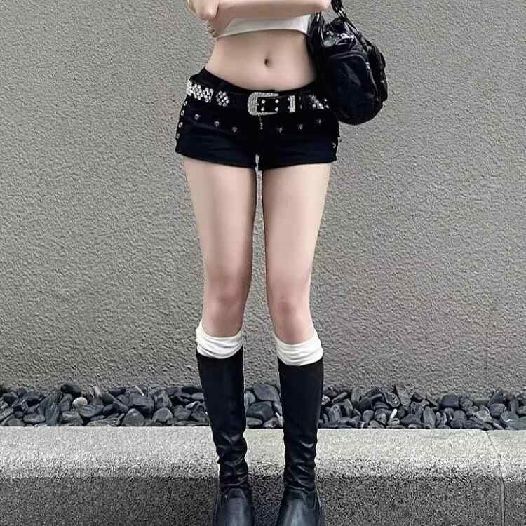 Rakuten - ショートパンツ レディース 黒 ローライズ セクシー ヒップアップ スタッズ デニム ミニ ホットパンツ 春夏 Y2K カジュアル