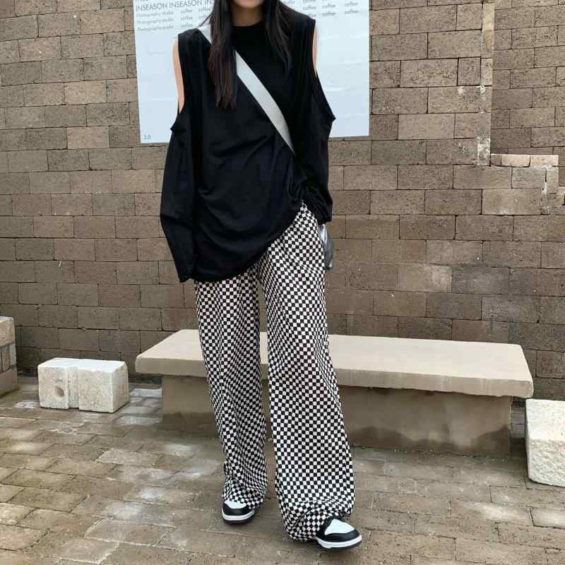 Tシャツ レディース 長袖 黒 接触冷感 ＋ パンツ チェック柄 ワイドパンツ ゆったり ズボン 秋冬・主な素材: ポリエステル繊維・スタイル: パンツセット・パンツのタイプ: ルーズ・パンツ丈: ロング・ウエストタイプ: ハイウエスト・流行の要素: -・カラー: 肩出しトップス, 白黒チェックパンツ, グレーチェックパンツ・サイズ: フリー・スタイル: エレガント通勤・対象: 女性・製品カテゴリ: カジュアルパンツ