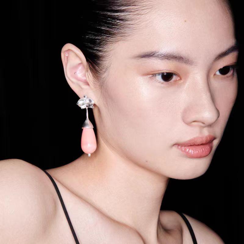 ピアス レディース ピンク系 陶器 ラン 女性用 軽奢 かわいい 小さめ 高見え イヤリング