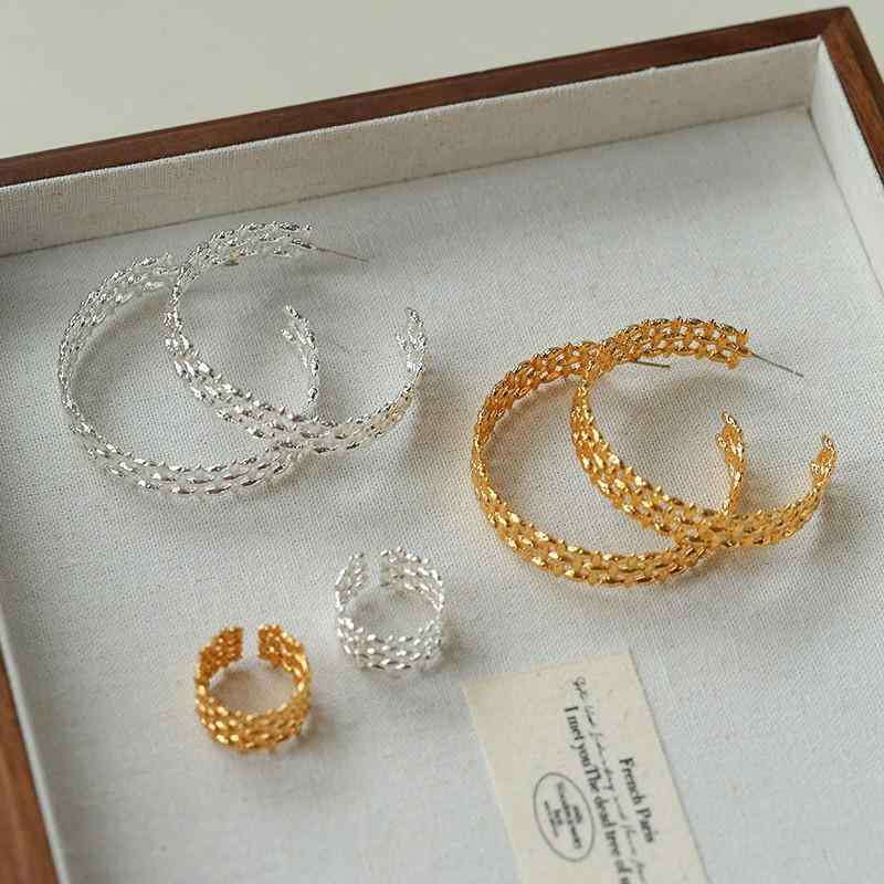イヤリング レディース C型 大ぶり フープ シルバー925 針 軽量 豪華感 レトロ 幾何学模様 銀針 アレルギー対応 オフィス パーティー