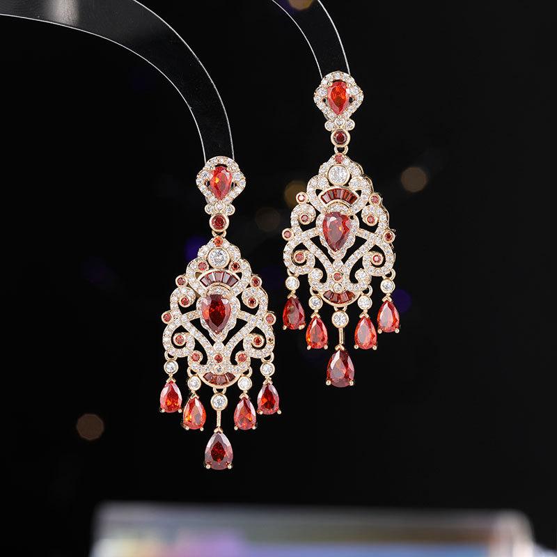 ピアス レディース 女性用 ロングタイプ カラフル ジルコニア 豪華 宮廷風 水滴 涙型 タッセル 電気メ..