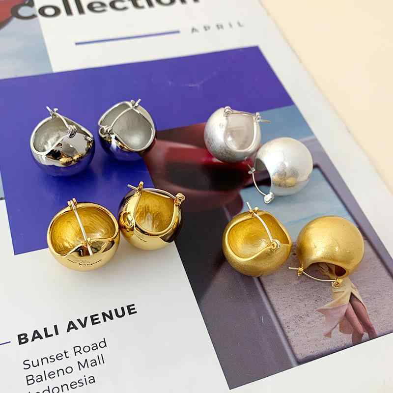 SWAROVSKI - ピアス レディース メタル ボール 丸玉 小さめ 揺れる シンプル かわいい おしゃれ 高見え きれいめ カジュアル