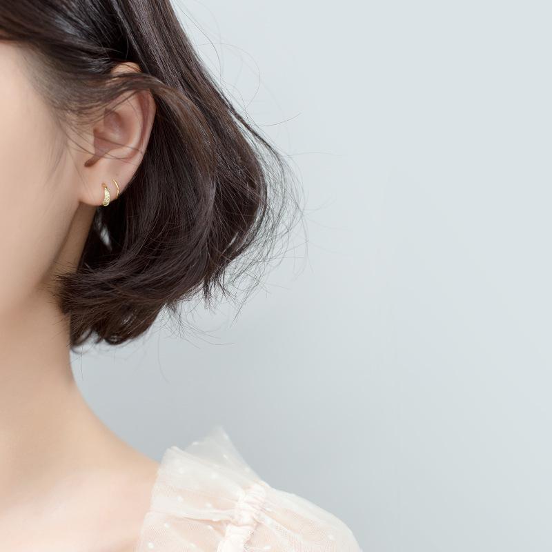 Other - ピアス レディース 韓国 かわいい おしゃれ シルバー925 螺旋形 ライン イヤリング シンプル 普段使い