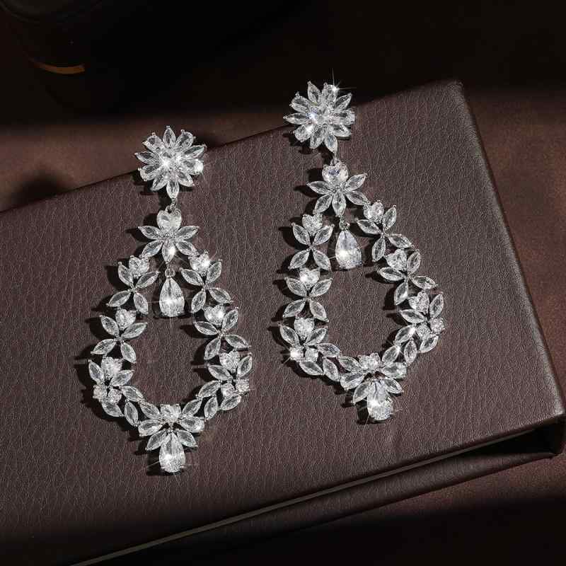 Other - ピアス レディース 水滴型 ジルコニア 揺れる ドロップピアス ブライダル ウエディング パーティー 結婚式 二次会 披露宴 イベント デート お呼ばれ 女性用 ギフト プレゼント 電気メッキ加工 風 クラシック レトロ 透かし彫り