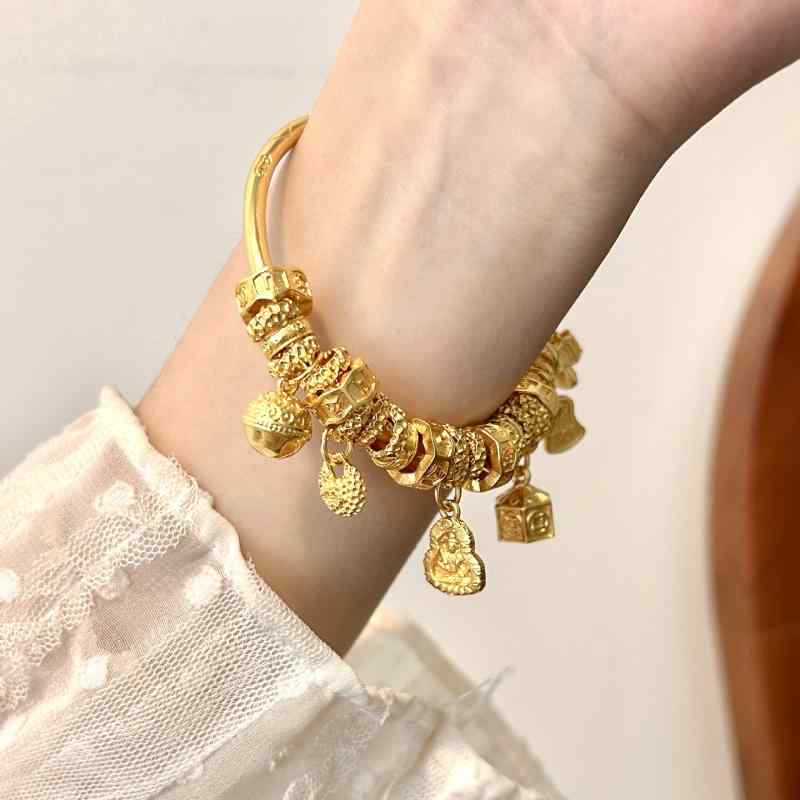 ブレスレット レディース 女性用 沙金 錾刻 吉祥 鎏金 多宝 鈴 開口 福牌 バングル
