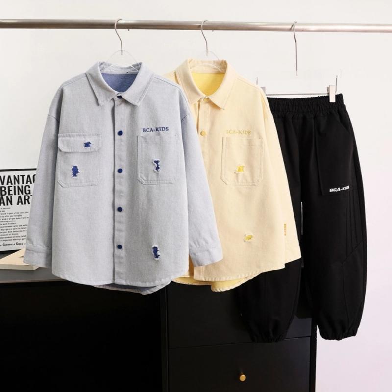 シャツ キッズ 男の子 デニムシャツ 長袖 春秋 ウォッシュ加工 ダメージ加工 トップス おしゃれ 羽織り カジュアル・対象性別: 男の子・対象年齢: 中 крупный ребенок (8歳以上.140cm以上)・実写画像: モデルなし・スタイル: カジュアル・ネックライン: 襟付き・生地加工: 柔らかい加工・袖丈: 長袖・柄: アルファベット・要素: カーディガン・生地: 綿・主な生地の構成: 綿・主な生地の構成含有量: 綿65%.ポリエステル繊維35%・レベル: B類・色: ライトイエロー.ライトブルー・対応身長: 120cm.130cm.140cm.150cm.160cm.170cm.180cm・カテゴリ: 子供用シャツ