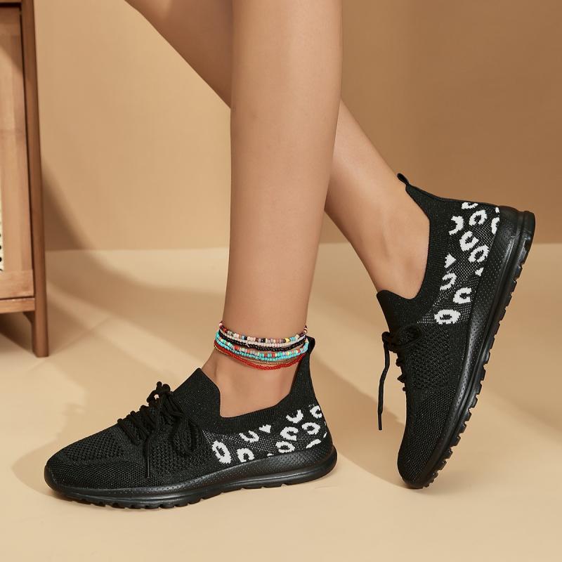 靴 レディース カジュアルシューズ 婦人靴 スリッポン 軽量 伸縮性 履きやすい 歩きやすい メッシュ素材 通気性 春夏 脚 цепочка 付き コンフォートシューズ