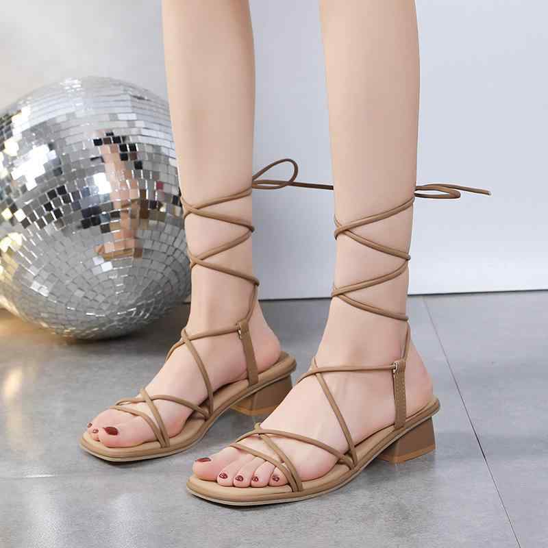 サンダル レディース 大きいサイズ 春夏 脚 кольцо 綁帶 ローマ字 スクエアヒール ミドルヒール 普段使..