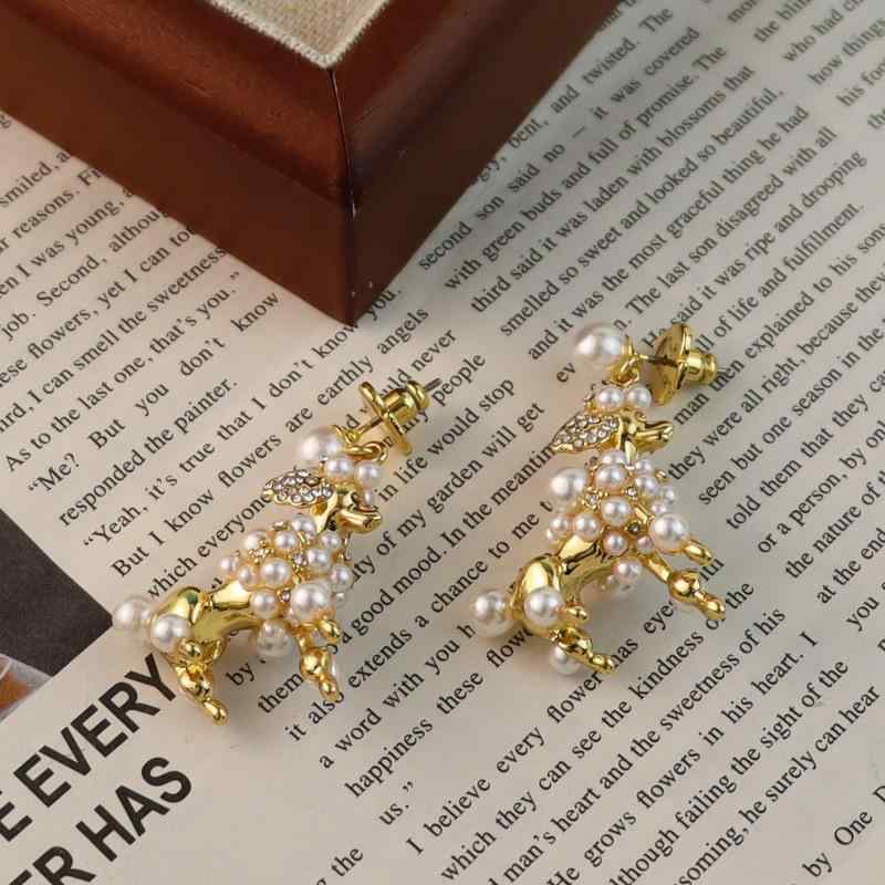 Demantoid - ピアス レディース かわいい 犬 ドッグ モチーフ ジルコニア パール 普段使い 電気メッキ加工