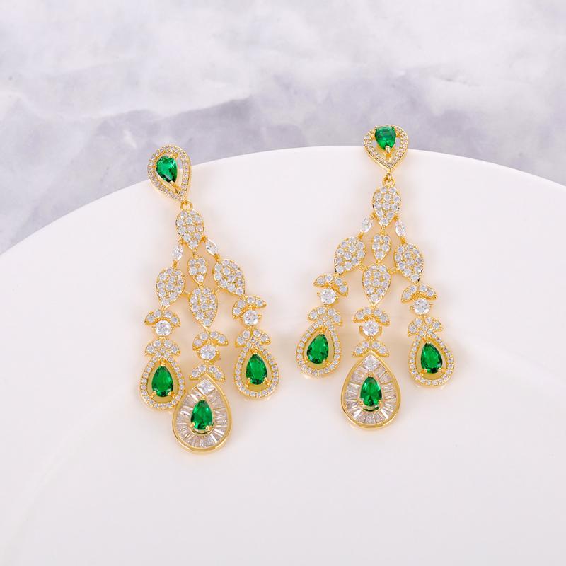 ピアス レディース ファッション イヤリング S925シルバー ジルコニア 幾何学模様 レトロ ゴールド 電気メッキ加工 上品 エレガント 高見え デイリーユース お呼ばれ