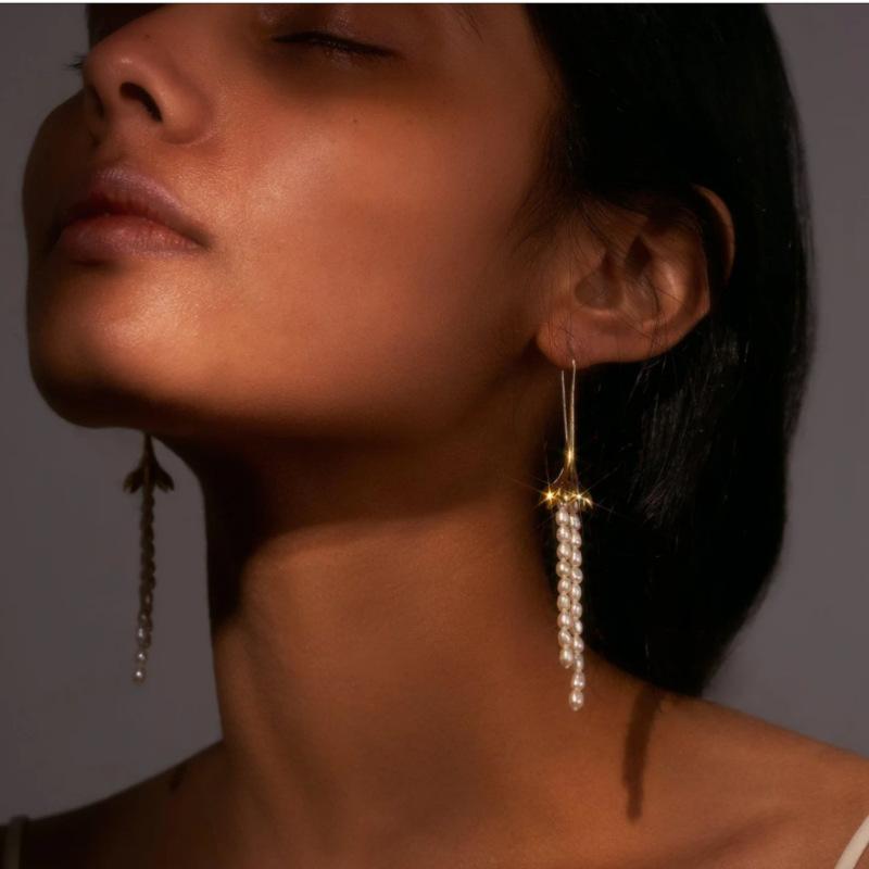 ピアス レディース イヤリング フック 黄銅 18k金メッキ 真珠 パール タッセル 流れる 揺れる アメリカンピアス ファッション かわいい おしゃれ アクセサリー