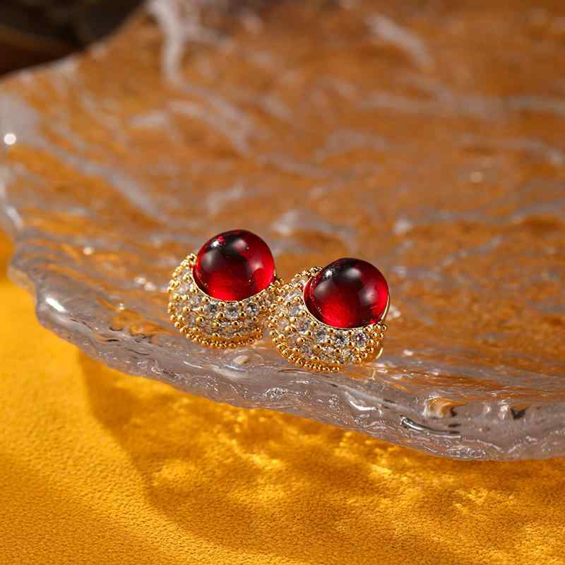 ピアス レディース 赤色 新年 韓国風 シンプル 小さめ 接触冷感 ジルコニア 925シルバー 高級感 女性らしい 精緻なイヤーアクセサリー