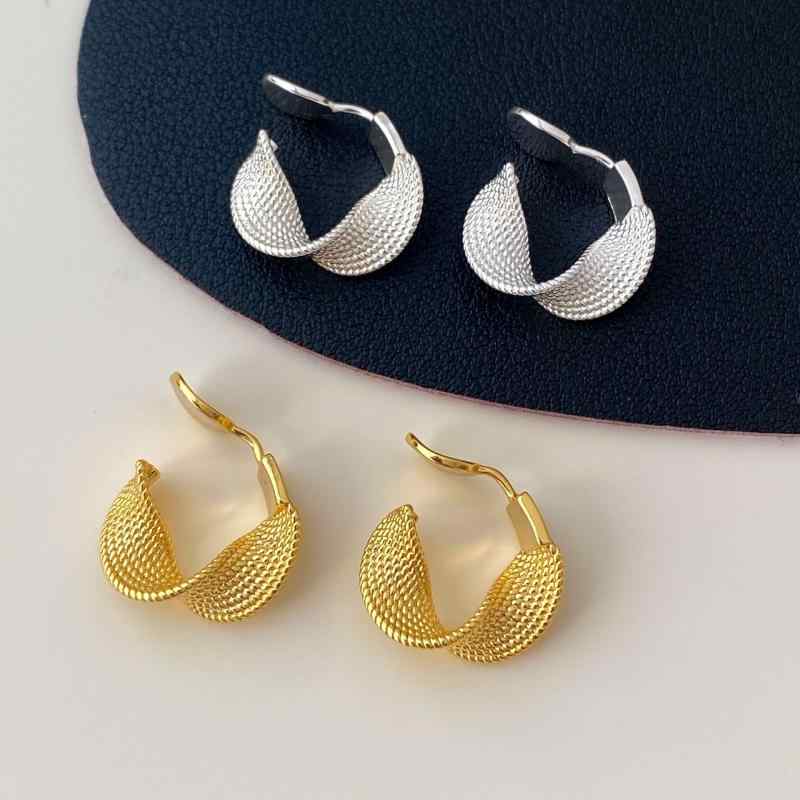 ピアス レディース 高級感 イヤリング 小さめ シンプル 金属 アレルギー対応 シルバー ゴールド 蚊取り線香型 イヤーカフ