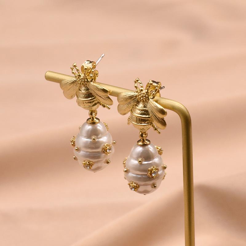 Freshwater Pearl - ピアス レディース 韓国風 シルバー925 蜜蜂モチーフ 昆虫 かわいい 清新 スタッドピアス