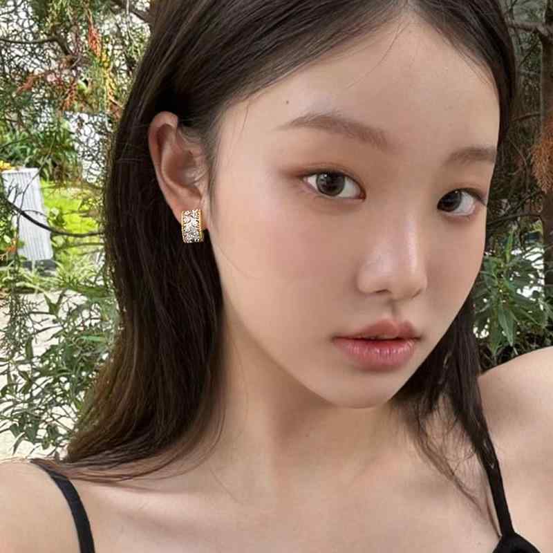 ピアス レディース 唐草模様 麦穂 ヴィンテージ調 大ぶり 宮廷風 レトロ エレガント 高見え 幅広 新中..