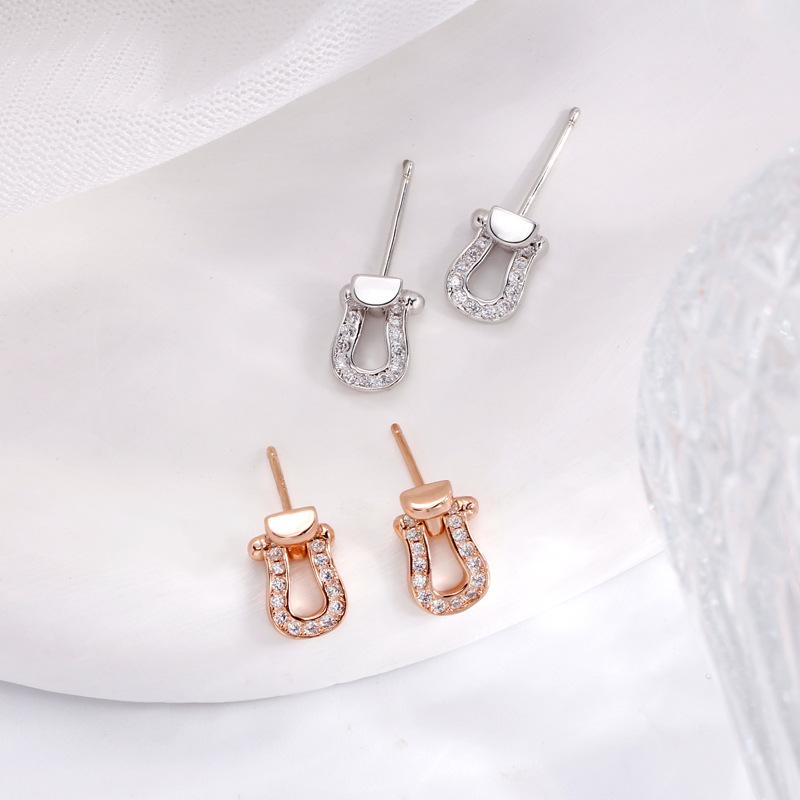 ピアス レディース シルバー925 ジルコニア 馬蹄 フープピアス 高級感 百搭 高見え エレガント ファッション