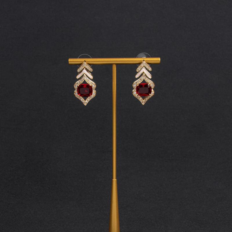 イヤリング レディース かわいい セクシー 高級感 小さめ 揺れる ジルコニア 唇 キラキラ 小ぶり 電気メッキ加工 ドロップイヤリング おしゃれ プレゼント