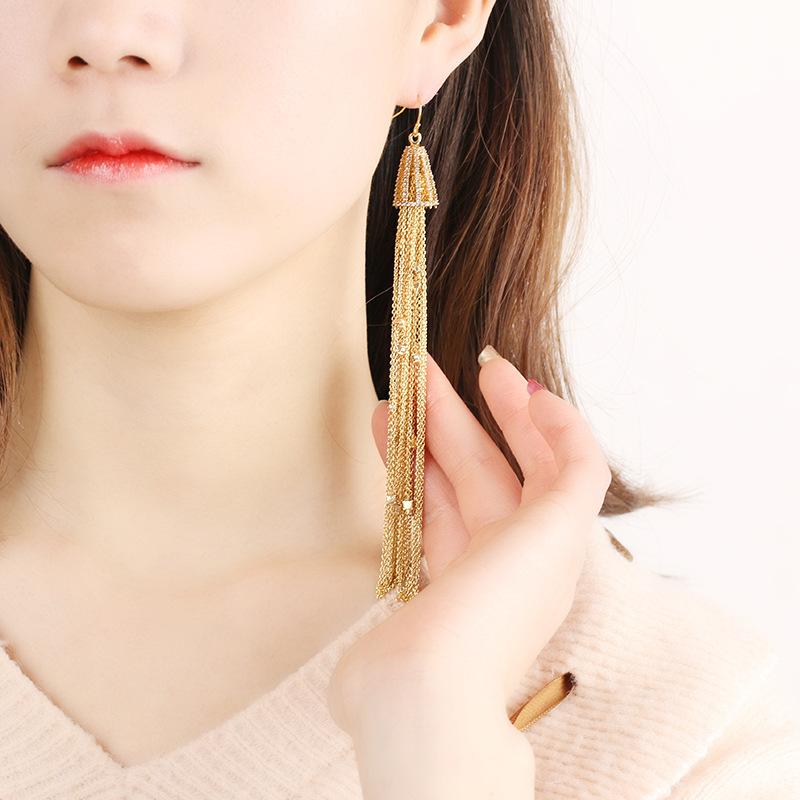 ピアス レディース メタル タッセル イヤリング 小さめ 個性的 デザイン 高級感 アクセサリー