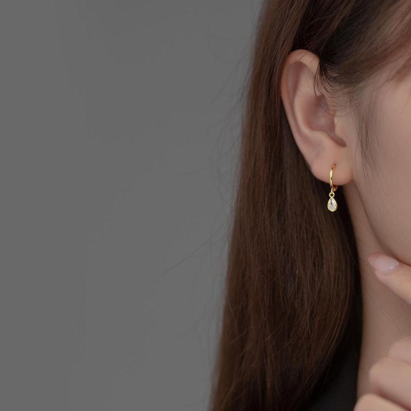 Chromium - ピアス レディース S925 シルバー ジルコニア 一粒 ドロップ型 フープピアス かわいい 韓国風 イヤリング アクセサリー