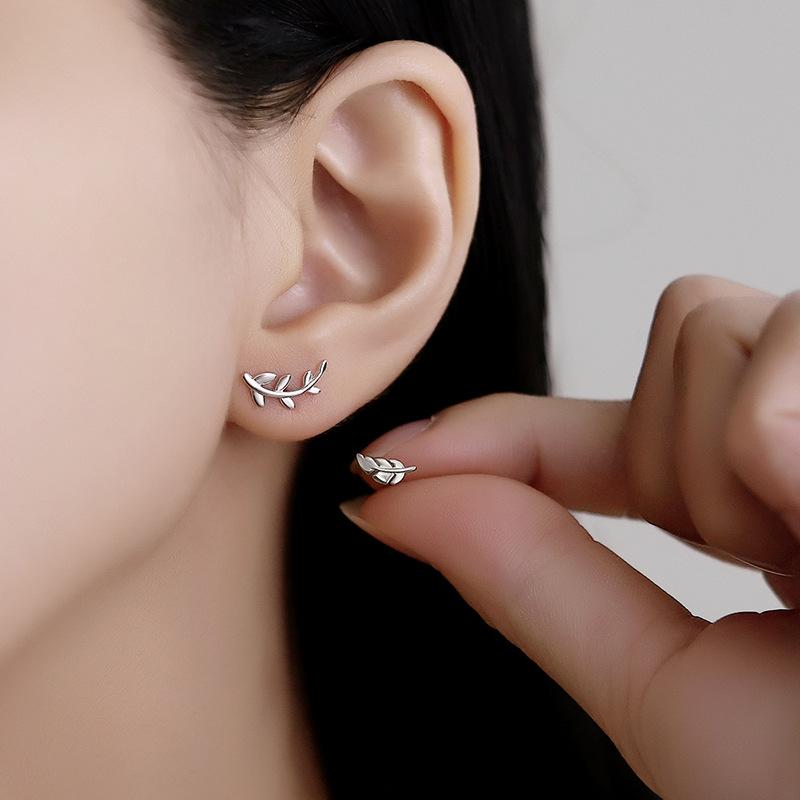 ピアス レディース シルバー925 リーフ アシンメトリー 韓国風 かわいい エレガント デザイン スタッドピアス