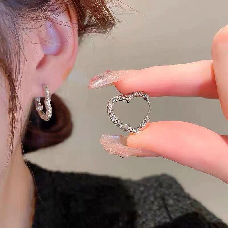 ピアス レディース シルバー925 ハート ラバ風 溶岩風 メタル テクスチャ 質感 冷淡 かわいい イヤリング イヤーカフ
