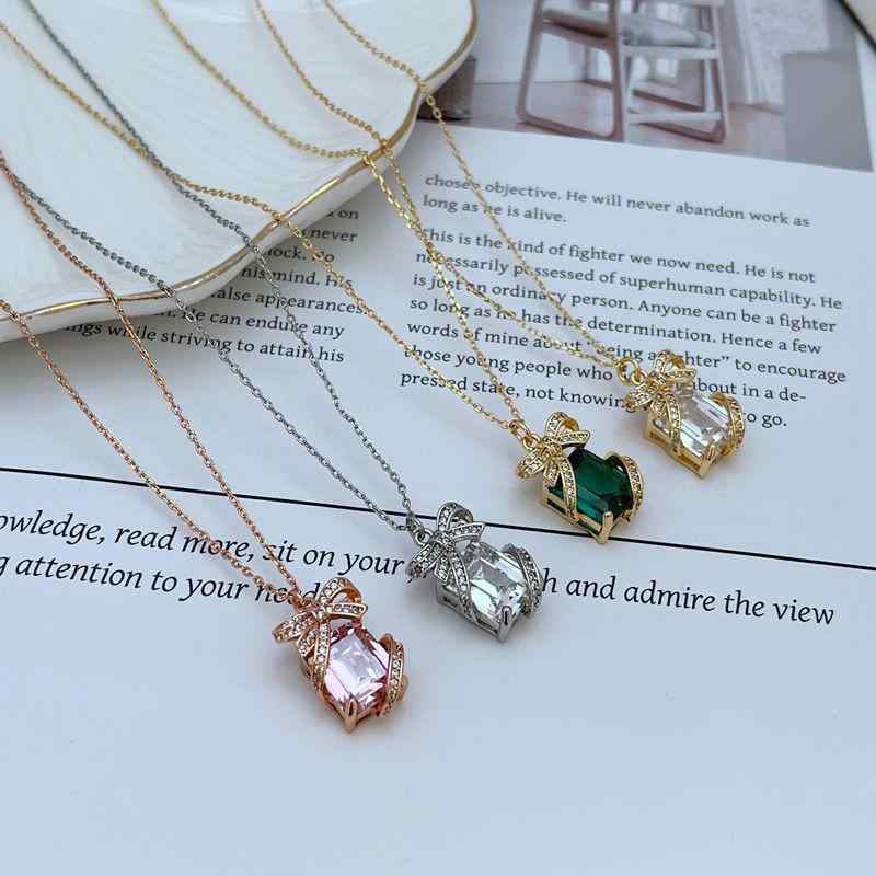 ネックレス レディース ファッション チョーカー ペンダント バタフライ 蝶 ジルコニア 巻き付け ラッキーアイテム 長方形 金属 アレルギー対応 おしゃれ かわいい パーティー