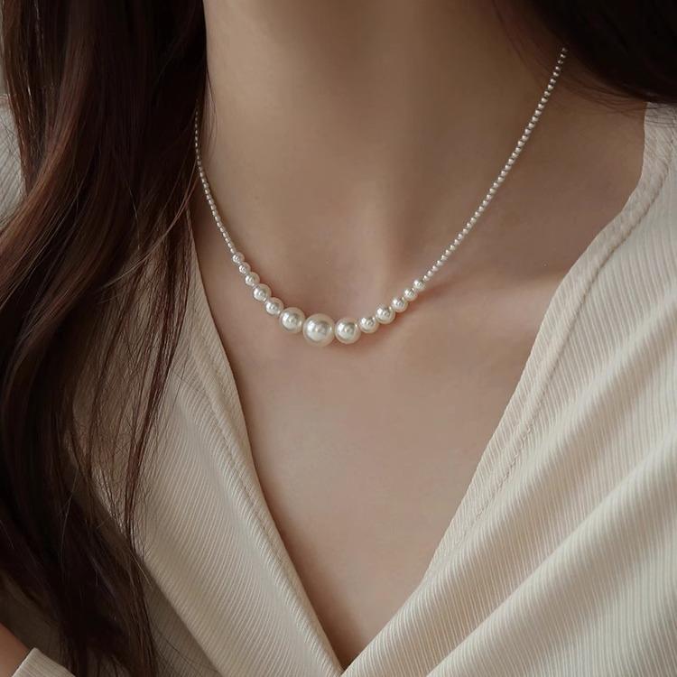 乐天商城 - ネックレス レディース シルバー925 パール グラデーション 小さめ 高見え 高級感 プチプラ 百合モチーフ おしゃれ かわいい 秋冬 セーター アクセサリー