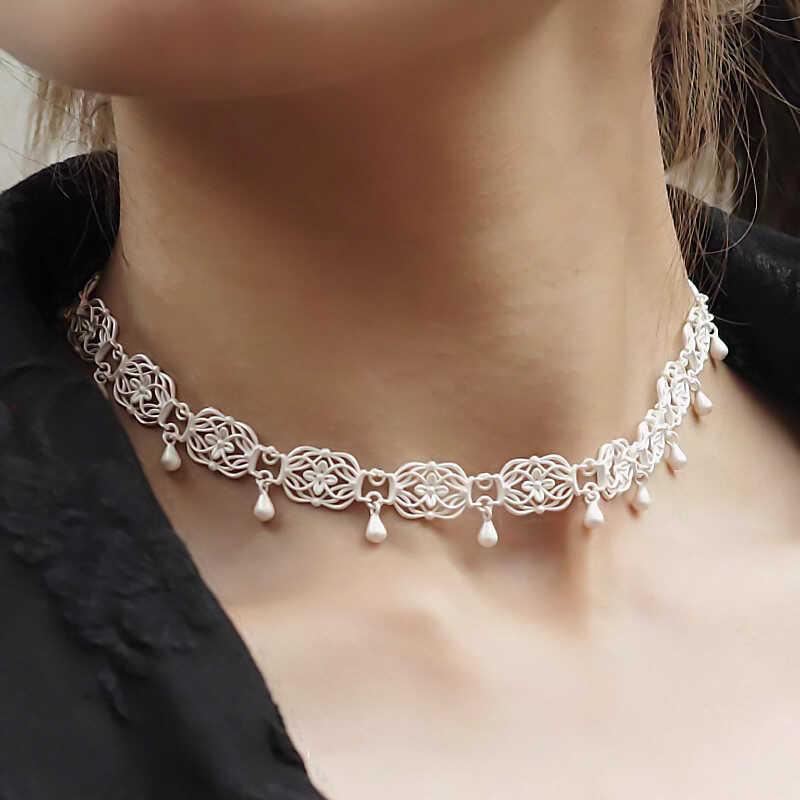 ネックレス レディース レース 鎖骨 925シルバー 彫刻 水滴 雫 ドロップ ブラック ホワイト 黒 白 高見え 高級感 上品 エレガント おしゃれ かわいい