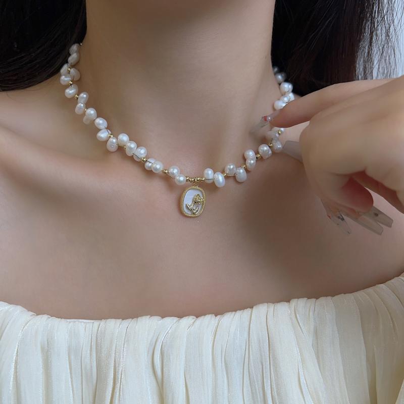 Pearl White - ネックレス レディース バロック淡水パール 2024 トレンド チョーカー ファッション デザイン 鎖骨チェーン アクセサリー ジュエリー