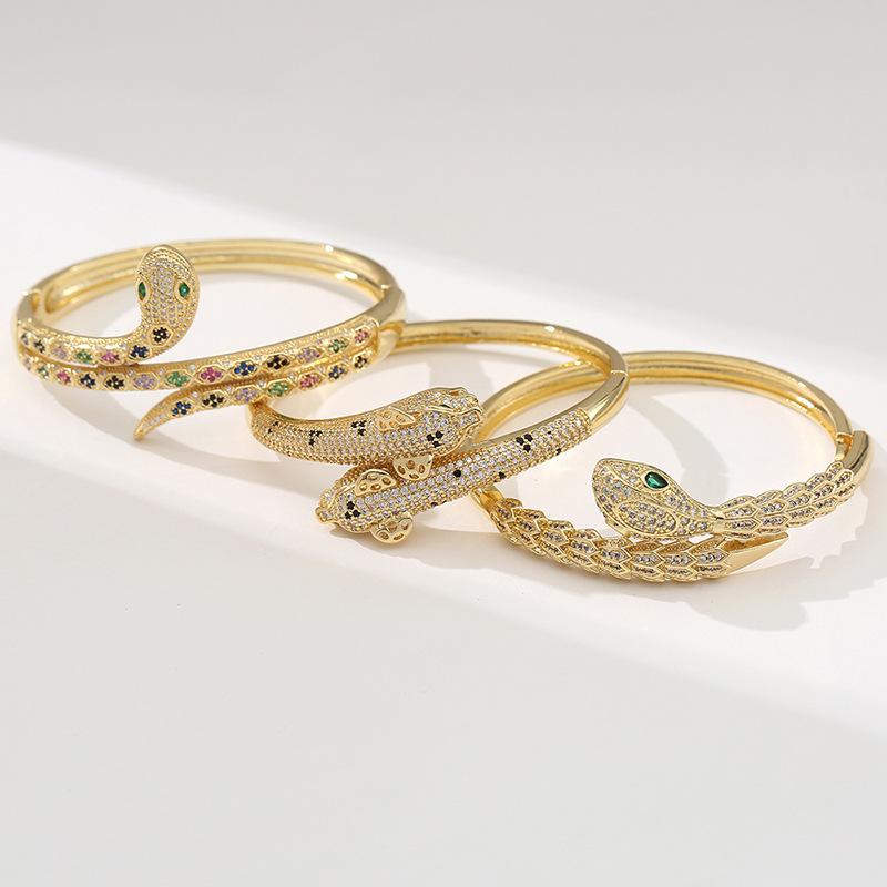 Pearl White - ブレスレット レディース 蛇 へび スネーク デザイン 18K 電気メッキ ジルコニア レトロ かわいい 個性的 カラフル ファッション