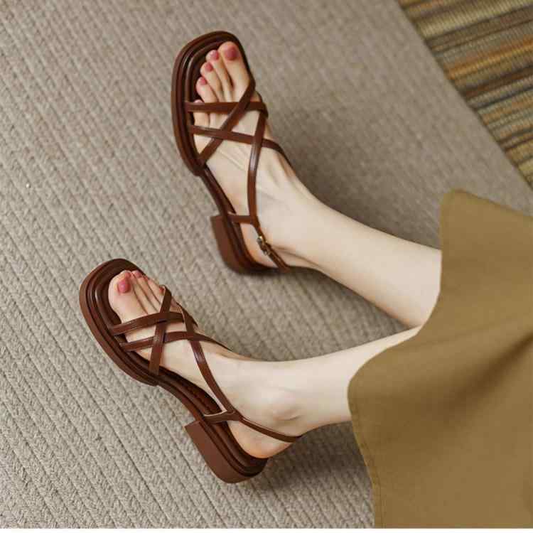 サンダル レディース フラット ローヒール ストラップ ぺたんこ ビーチサンダル 夏 春夏 ローマ風 疲れない 履きやすい かわいい 歩きやすい ブラウン系