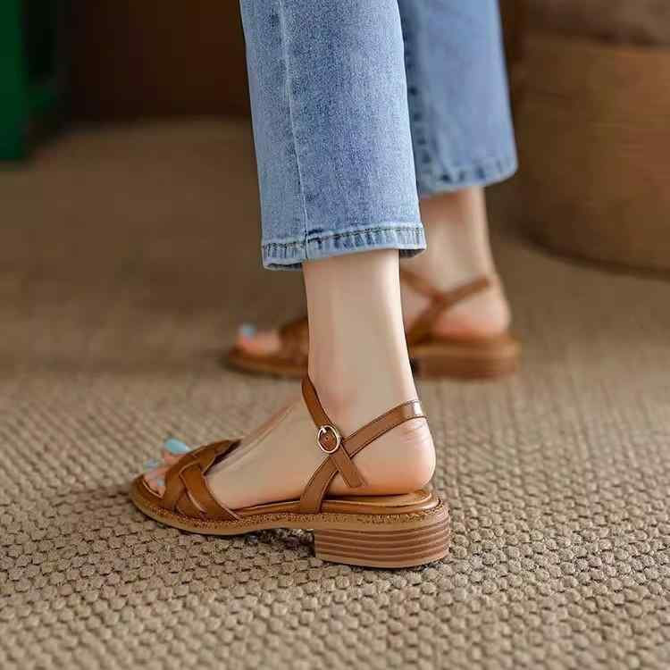 サンダル レディース ローマ風 編み込み フラット ぺたんこ ローヒール ストラップ 通気性 快適 歩きや..