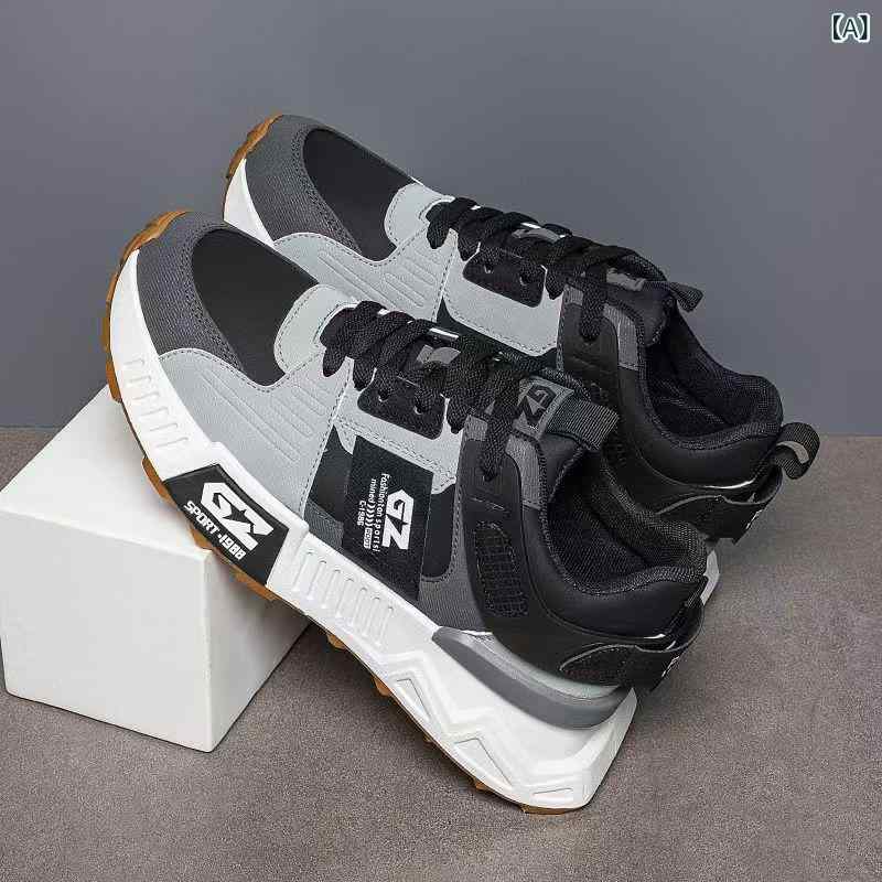 靴 メンズ 男性用 秋冬 学生 ランニング スポーツ 厚底 スニーカー 運動靴 カジュアル 普段使い ウォーキング 伸縮性 クッション性[ "・スタイル: カジュアル", "・機能: 増高", "・適合シーズン: 冬.春.秋", "・性別: 男", "・パターン: 拼色", "・アッパー素材: 人造PU", "・ソール素材: PVC", "・適用スポーツ: 徒步", "・着用方法: 前系帯", "・要素: 車縫線.皮革拼接", "・ヒールの形: 厚底", "・裏地素材: メッシュ", "・開き口の深さ: 浅口（7cm以下）", "・靴の高さ: ローカット", "・つま先の形状: ラウンド", "・ヒールの高さ: ミドルヒール（3-5cm）", "・ソール製造: インジェクション", "・インソール素材: EVA", "・スタイル: カジュアル", "・利用シーン: 日常", "・カラー: ブラック.カーキ.ホワイト", "・サイズ: 39.40.41.42.43.44", "・留め具: レースアップ"]