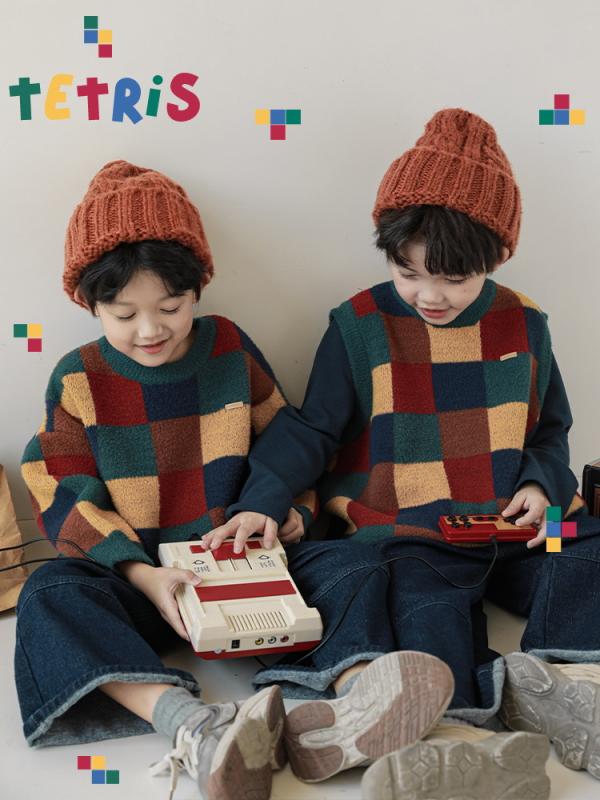 ニット キッズ 男の子 魔方 色 ブロック ゴマ点 提花 カジュアル レトロ セーター 秋冬 子供 暖かい かわいい・適用性別: 男・スタイル: カジュアル・袖丈: 長袖・柄: 格子・素材: 化学繊維・主な素材: 錦綸/ナイロン・主な素材の含有量: 71.1%・ネックライン: 襟付き・対象年齢: 中小童(3~8歳，100~140cm)・厚さ: 普通・カラー: 毛衣彩格, 毛衣カーディガン彩格・サイズ: 80cm, 90cm, 100cm, 110cm, 120cm, 130cm, 140cm・カテゴリー: 子供用セーター