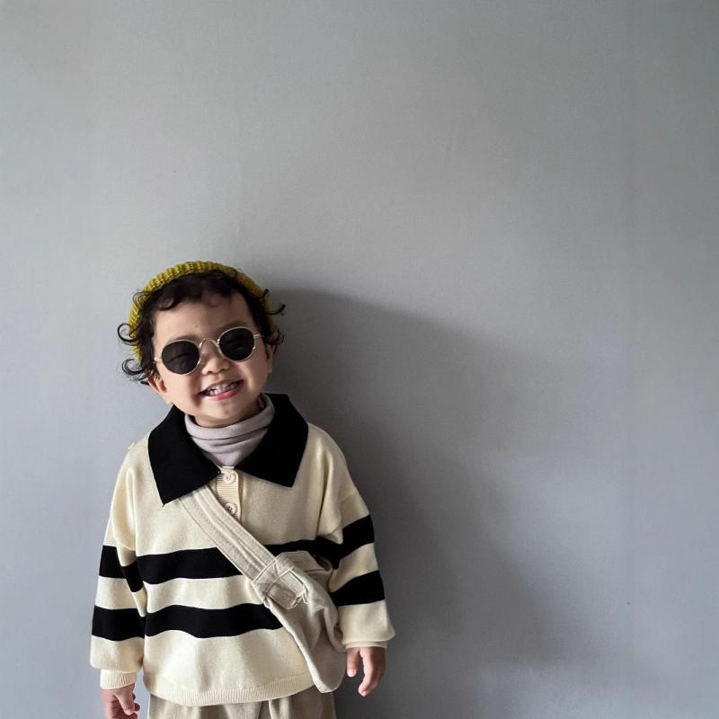 乐天商城 - ニット キッズ 子供 男女兼用 ベビー セーター ポロシャツ ストライプ柄 襟付き 2つボタン 春秋 韓国風 かわいい 普段使い