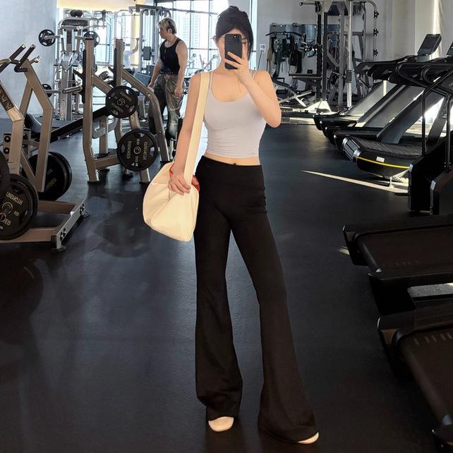 ブラトップ レディース 揺れにくい ズレにくい 速乾 スポーツブラ 一体型 パッド付き ヨガ ピラティス ウェア トレーニング インナー・対象: 若者女性・機能: 吸湿排汗・素材: 錦綸.氨纶・材質構成: 80%.20%・サイズ: S.M.L.XL・フィット: 紧身・着丈: 及腰・胸パッド: 有・カラー: 卷云藍.白.红色.紫藤色.黒.玫红色