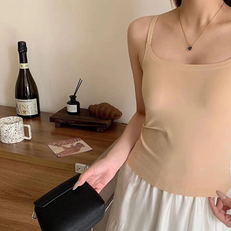 ブラキャミソール レディース インナー カップ付き タンクトップ 部屋着 ルームウェア Vネック 無縫製 響かない アウターに響きにくい 美背 接触冷感