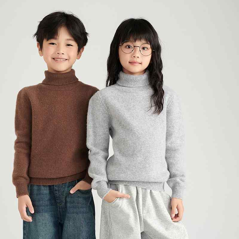 ニット キッズ 子供服 ウール100% セーター ハイネック プルオーバー 秋冬 男の子 女の子 普段使い かわいい 暖かい チクチクしない・対象性別: 男女兼用・生地: 起毛、柔らかい・スタイル: シンプル・対象年齢: 中・高学年 (8歳以上、140cm以上)・対象シーズン: 冬、秋・糸の太さ: 普通・厚さ: 普通・袖丈: 長袖・留め具: プルオーバー・柄: 無地・実写画像有無: モデルあり・在庫: 有り・要素: 田園、かわいい・ゲージ数: 12~14針/3cm・糸くず処理: 処理済み・主な生地: ウール・主な生地の組成含有量: 35%・安全レベル: B類・襟の形: ハイネック・カラー: ブラック, ジンジャーイエロー, ゴールデンキャメル, ベージュ(男の子), ベージュ(女の子), パンプキン, ライトグレー, 青汁グリーン, オーロラピンク, キャメル, ダスティブルー, チャイナレッド, ミディアムグレー・対象身長: 100cm, 110cm, 120cm, 130cm, 140cm, 150cm, 160cm, 170cm・前立て: プルオーバー・製品カテゴリ: 子供用セーター