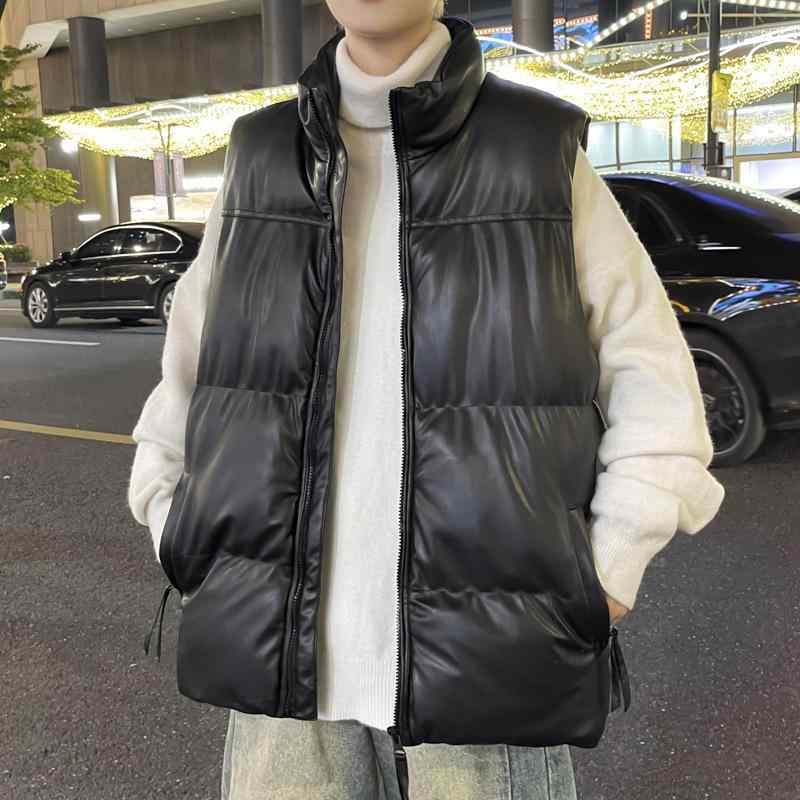 ベスト 男性用 秋冬 カジュアル ラムスキン風 裏起毛 コットン チョッキ ゆったり 立ち襟・厚さ: 普通・スタイル: カジュアル・フィット: ゆったり・生地: 化学繊維混紡・対象: 青年・柄: その他・ポケット仕様: 立体パッチポケット・裾: ストレート・色: ダークグレー, ブラック, アーミーグリーン, ベージュ・サイズ: M, L, XL, 2XL, 3XL, 4XL, 5XL・着丈: 普通(50cm＜着丈≤65cm)・対象年齢: 成人・性別: 男・製品カテゴリ: 綿入れジャケット/綿服・主な素材: ポリエステル繊維（ポリエステル）・裏地: 綿・フード: 無し・デザイン: 配色