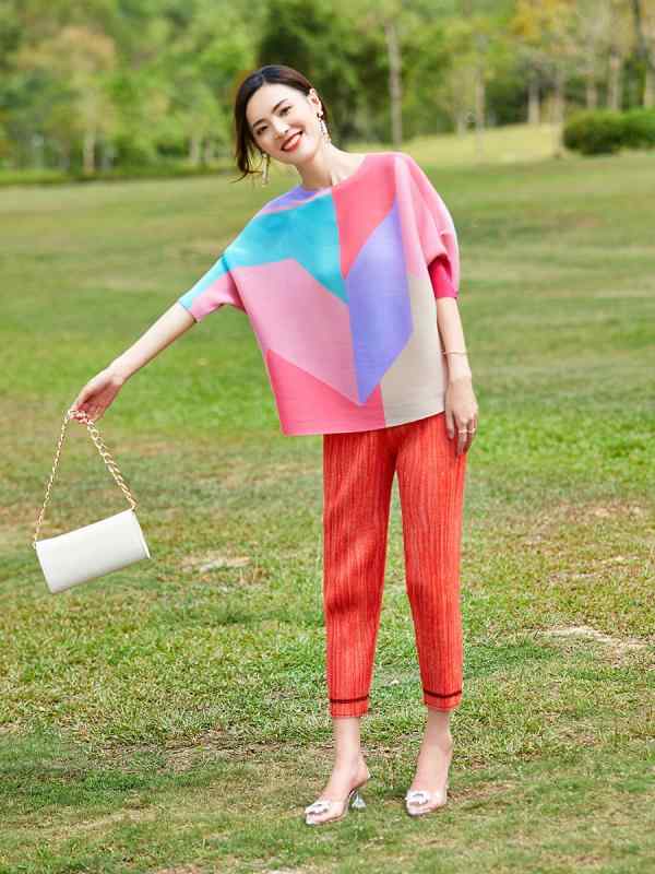 樂天商城 - Tシャツ レディース 半袖 ゆったり トップス 春夏 三宅風 ラウンドネック ブラウス 接触冷感 快適 エレガント かわいい おしゃれ カットソー ドロップショルダー 切り替え プリント