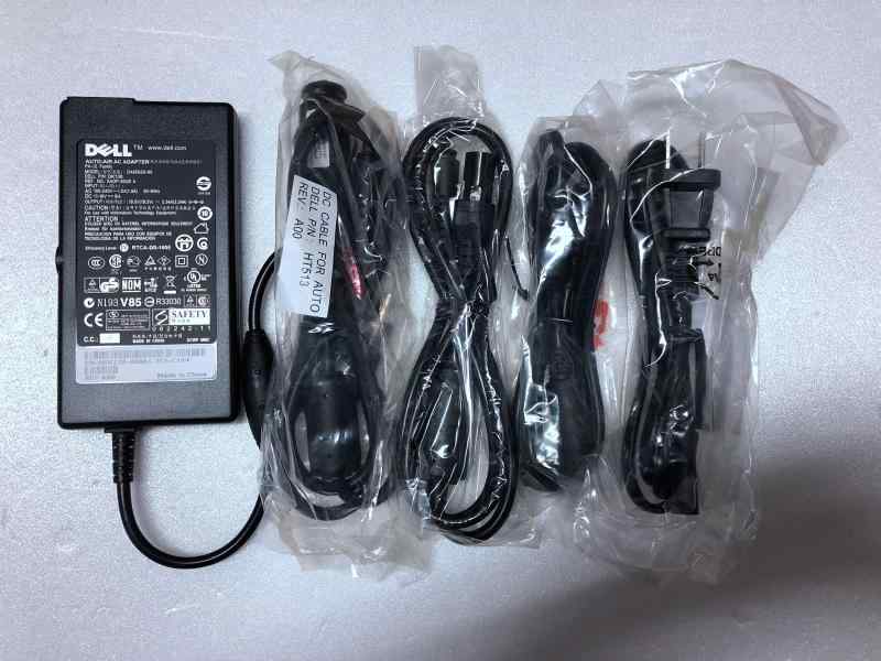 Dell 【AC】【アウトレット】【DELL純正ACアダプタ】DELL ACアダプタ Inspiron 11z/13/14/1150/1420/14z/15/1501【互換対応】純正品質: Dell 100%純正アダプタ 65W出力で安定した電力供給を実現充実の付属品: 電源ケーブル、Dellアダプタ専用バック付属で持ち運びや保管に便利標準DCサイズ: 7.4mmx5.0mmセンターピン仕様で対応機種に確実に接続可能多機能変換対応: DC4.5mm-3.0mm変換プラグ付属で、一体多機能に対応幅広い互換性: Inspiron 11z/13/14/1150/1420/14z/15/1501など多数のDellモデルに対応■ ご購入前に必ずご確認ください ■1. 在庫管理とご注文の確定当店は複数のオンラインモールで在庫を共有しております。在庫の変動： 更新のタイムラグにより、ご注文後に「完売」が判明する場合がございます。欠品時の対応： 万が一商品が確保できない場合は、速やかにメールでご連絡の上、ご注文をキャンセル（全額返金）させていただきます。2. 中古商品のコンディション（動作確認済み）一点ごとに状態が異なるため、お届けする現品が掲載画像と細部まで一致しない場合がございます。状態の目安： 動作に支障のない範囲での微細なキズ・汚れ・日焼け・使用感は、中古品の特性としてあらかじめご了承ください。検品方針： 外観の美しさよりも「正常な動作」を最優先に検品・清掃を行っております。3. 付属品の同梱内容「本体の動作」を優先したセット内容となっております。【同梱あり】 本体の起動・動作に不可欠な基本パーツ（電源コード等）【同梱なし】 外箱・取扱説明書・セットアップ用CD・初回限定特典【保証対象外】 封入されているダウンロードコード・シリアル番号※商品名に「特典付」等の記載がある場合でも、中古品のため欠品している場合がございます。正確な内容を確認したい場合は、必ずご購入前にお問い合わせください。4. 初期不良のサポート（到着から3日間）商品がお手元に届きましたら、なるべく早めに動作をご確認ください。連絡方法： 商品到着から3日以内に、購入履歴の「ショップへ問い合わせ」より不具合の内容をご連絡ください。対応： 在庫がある場合は「良品交換」、在庫がない一点物の場合は「返品・全額返金」にて対応させていただきます