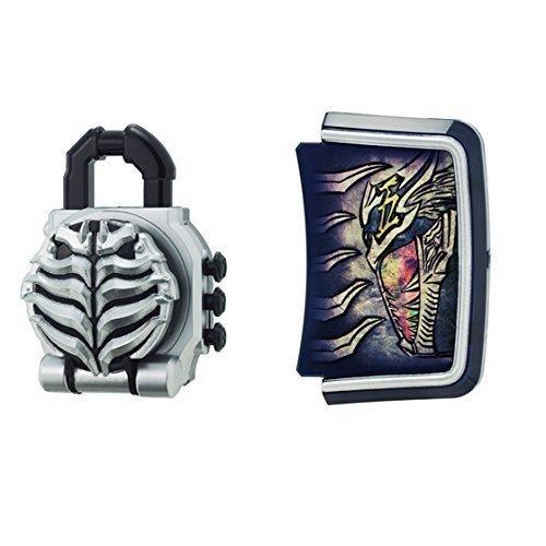 仮面ライダー鎧武 DXフィフティーンロックシード 仮面ライダーフィフティーンセット■ ご購入前に必ずご確認ください ■1. 在庫管理とご注文の確定当店は複数のオンラインモールで在庫を共有しております。在庫の変動： 更新のタイムラグにより、ご注文後に「完売」が判明する場合がございます。欠品時の対応： 万が一商品が確保できない場合は、速やかにメールでご連絡の上、ご注文をキャンセル（全額返金）させていただきます。2. 中古商品のコンディション（動作確認済み）一点ごとに状態が異なるため、お届けする現品が掲載画像と細部まで一致しない場合がございます。状態の目安： 動作に支障のない範囲での微細なキズ・汚れ・日焼け・使用感は、中古品の特性としてあらかじめご了承ください。検品方針： 外観の美しさよりも「正常な動作」を最優先に検品・清掃を行っております。3. 付属品の同梱内容「本体の動作」を優先したセット内容となっております。【同梱あり】 本体の起動・動作に不可欠な基本パーツ（電源コード等）【同梱なし】 外箱・取扱説明書・セットアップ用CD・初回限定特典【保証対象外】 封入されているダウンロードコード・シリアル番号※商品名に「特典付」等の記載がある場合でも、中古品のため欠品している場合がございます。正確な内容を確認したい場合は、必ずご購入前にお問い合わせください。4. 初期不良のサポート（到着から3日間）商品がお手元に届きましたら、なるべく早めに動作をご確認ください。連絡方法： 商品到着から3日以内に、購入履歴の「ショップへ問い合わせ」より不具合の内容をご連絡ください。対応： 在庫がある場合は「良品交換」、在庫がない一点物の場合は「返品・全額返金」にて対応させていただきます