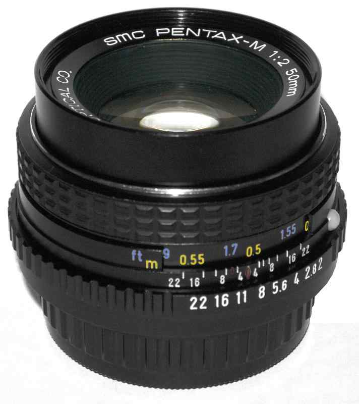 Pentax smc M F / 2 F / 2.0 50 mm高速F / 2.0 50 mm標準レンズスーパーマルチコーティングされたまぶしさを防ぐPKバヨネットPENTAX K 1000用に設計されたマウントフィルムやデジタルカメラにフィットほとんどのSLR日本製■ ご購入前に必ずご確認ください ■1. 在庫管理とご注文の確定当店は複数のオンラインモールで在庫を共有しております。在庫の変動： 更新のタイムラグにより、ご注文後に「完売」が判明する場合がございます。欠品時の対応： 万が一商品が確保できない場合は、速やかにメールでご連絡の上、ご注文をキャンセル（全額返金）させていただきます。2. 中古商品のコンディション（動作確認済み）一点ごとに状態が異なるため、お届けする現品が掲載画像と細部まで一致しない場合がございます。状態の目安： 動作に支障のない範囲での微細なキズ・汚れ・日焼け・使用感は、中古品の特性としてあらかじめご了承ください。検品方針： 外観の美しさよりも「正常な動作」を最優先に検品・清掃を行っております。3. 付属品の同梱内容「本体の動作」を優先したセット内容となっております。【同梱あり】 本体の起動・動作に不可欠な基本パーツ（電源コード等）【同梱なし】 外箱・取扱説明書・セットアップ用CD・初回限定特典【保証対象外】 封入されているダウンロードコード・シリアル番号※商品名に「特典付」等の記載がある場合でも、中古品のため欠品している場合がございます。正確な内容を確認したい場合は、必ずご購入前にお問い合わせください。4. 初期不良のサポート（到着から3日間）商品がお手元に届きましたら、なるべく早めに動作をご確認ください。連絡方法： 商品到着から3日以内に、購入履歴の「ショップへ問い合わせ」より不具合の内容をご連絡ください。対応： 在庫がある場合は「良品交換」、在庫がない一点物の場合は「返品・全額返金」にて対応させていただきます