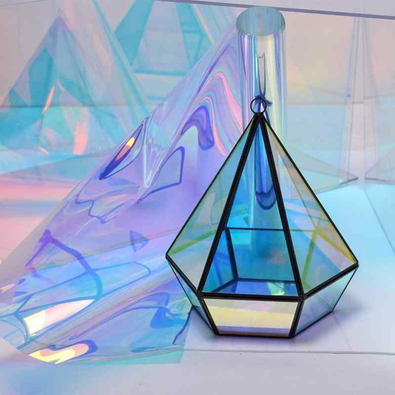 窓ガラスフィルム カメレオン ガラスフィルム uv99％カラフルなブルー 窓断熱シート ガラス飛散防止 コスプレ素材 手作りの素材 DIY【材料と特性】製品素材: 高品質PET uv99％カット ，可視光線透過率70％ 窓のフィルムに光が投影され、視覚効果は非常にクールです。アプリケーションの多様性：窓ガラスの表面、手作りの素材、キャラクターの小道具、【適用場所が広い】 一般家庭の窓、リビングルーム、また企業、店舗、オフィス、会議室やフランス窓、(滑らかなガラス表面)【飛散防止】地震や台風などの災害時ガラスが割れても破片を飛び散らせない。窓やガラス周りの安全な環境を整えることができます。【UVカットフィルム】紫外線を約96%カットできます。室内の快適空間を作るだけではなく、有害な紫外線に遮断し、家族の健康を守ることができます。業務用切り売り品ですので、0.5cmの誤差はご容赦ください。 光の加減やモニターの設定等で写真と実際の商品の色味が違いがある場合が御座います。