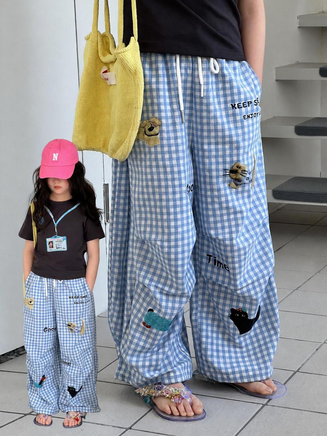 樂天商城 - キッズワイドパンツ 男女兼用 夏 チェック柄 刺繍 ゴムウエスト 綿混 通気性 120-170cm ジュニアサイズ 通学 旅行 リゾート サルエルパンツ ガウチョパンツ ワイドレッグ ロングパンツ ボトムス キッズ ジュニア 男の子 女の子 ユニセックス タオル刺繍 イージーパンツ