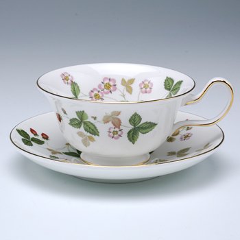 ウェッジウッド　ワイルドストロベリー　ティーカップ&ソーサー（ピオニー）　Wedgwood　イギリス　洋食器　ブランド